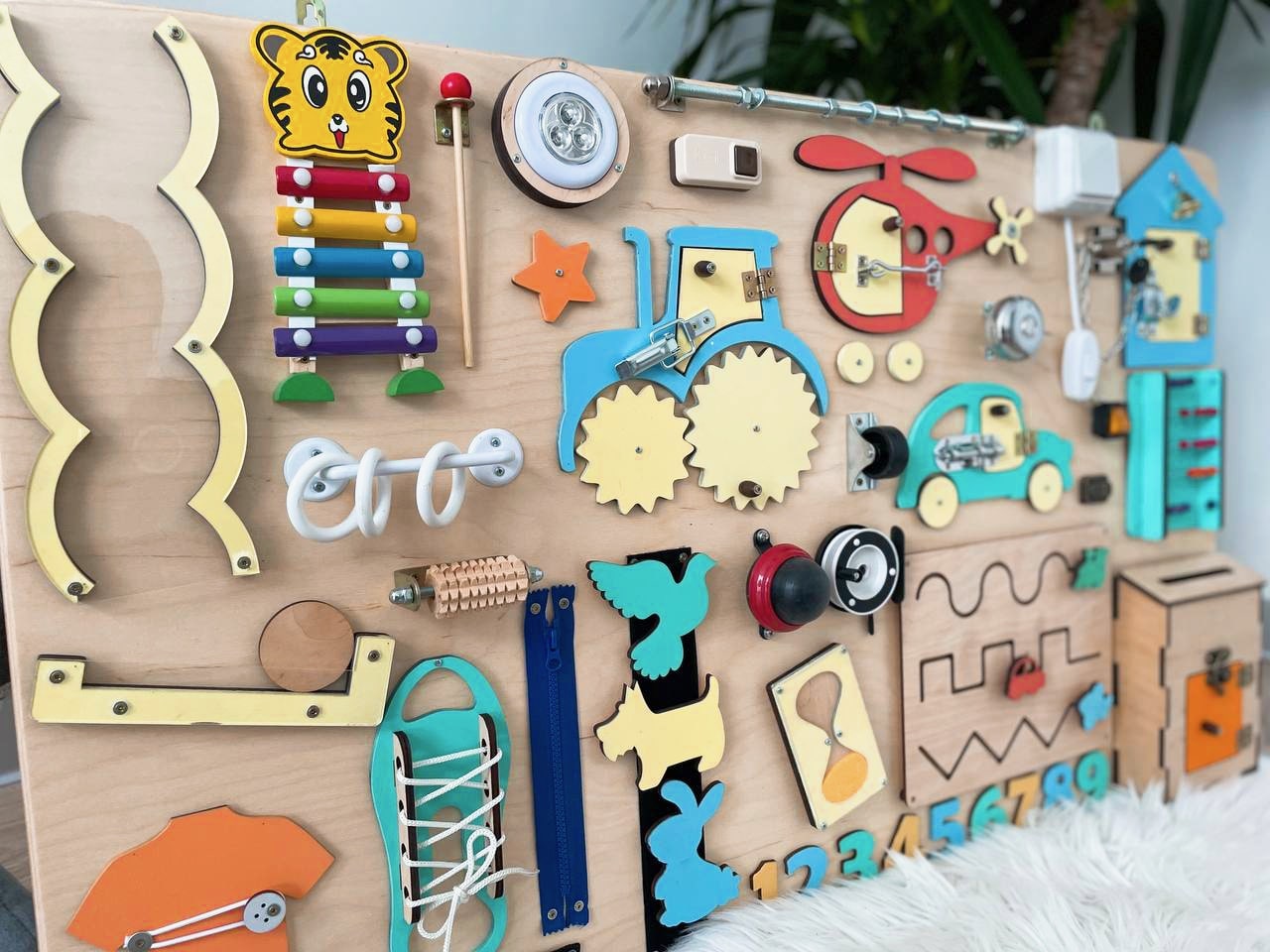 XL ā Montessori Masterpiece